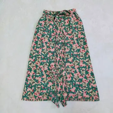 새상품급 PINK HOUSE 딸기 무늬 리본 부착 롱 플레어 스커트