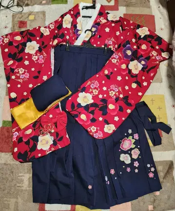 빨간색과 네이비 컬러 꽃무늬 하카마 세트 초등학교 졸업식