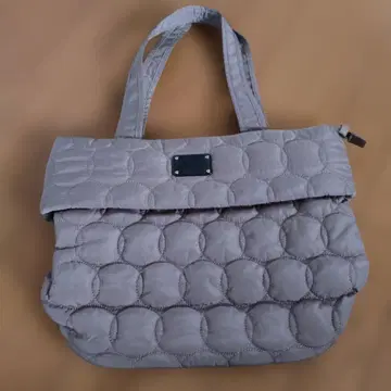 HOLIDAY PICNIC 그레이 퀼팅 토트백