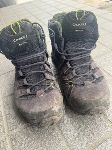 AKU 고어텍스 등산화 블랙/그린 26.5cm