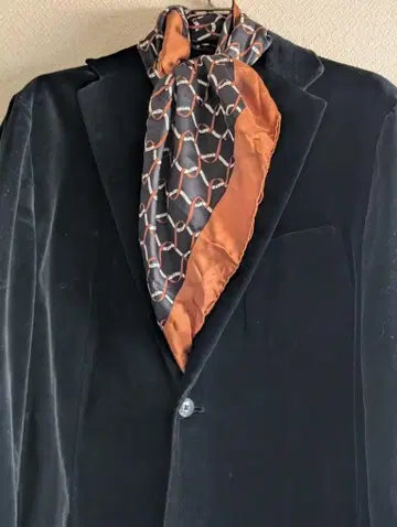 Roberta 이탈리아제 실크 100% 스카프 85 x 85 체인 패턴