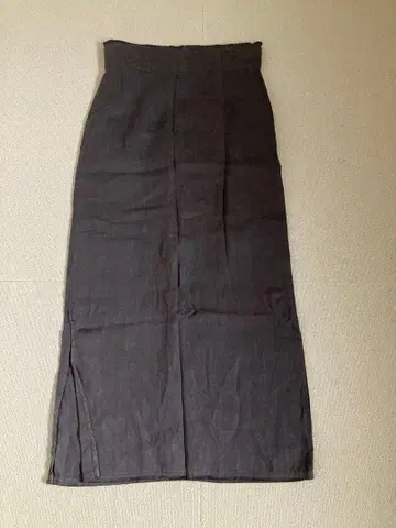 이에나 2020SS 다크 그레이 린넨 슬릿 타이트 스커트