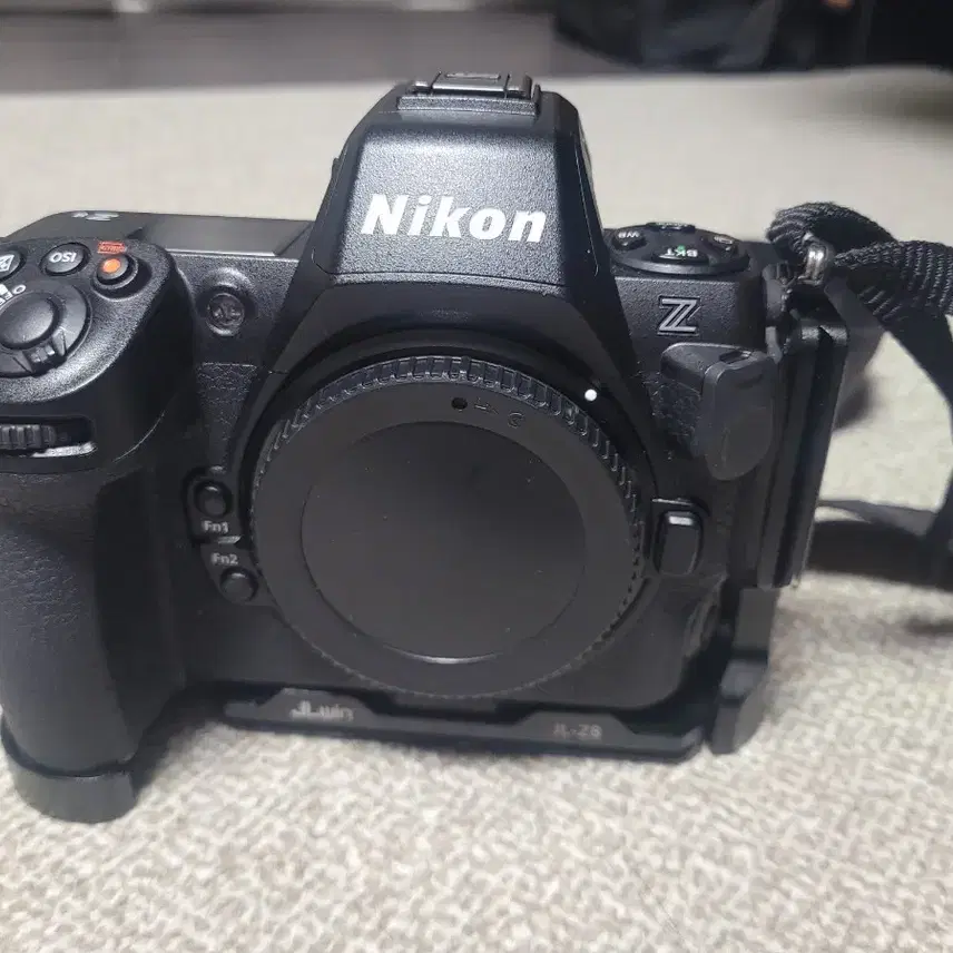 니콘 Z8 미러리스 카메라