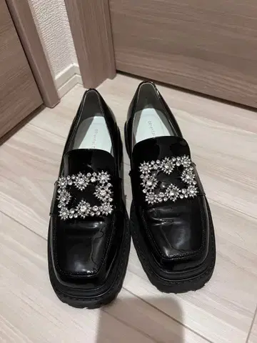 비쥬 장식 블랙 로퍼 통굽 ORiental TRaffic