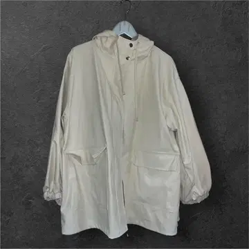 후드 부착 인조 가죽 화이트 컬러 화이트 점퍼 자켓