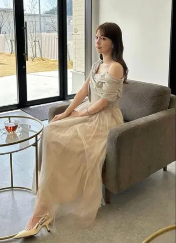 스나이델 SWFO241093 컷콤비 네크라인 드레스 베이지