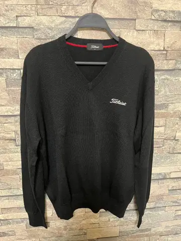 Titleist 블랙 V넥 스웨터