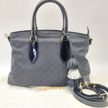 새상품급 게라르디니 핸드백 블랙 스트랩 수납 가방 포함