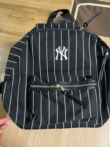미사용 새상품 뉴욕 양키스 백팩 블랙 MLB