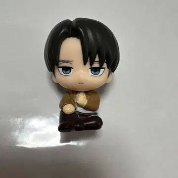 리바이 피규어 기다림 가챠가챠 진격의 거인