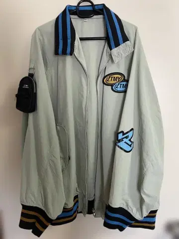 계속 한밤중이면 좋을 텐데 버시티 자켓 테크노푸어