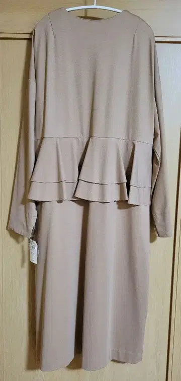 YORT NORITAKE 백 프릴 롱 코트