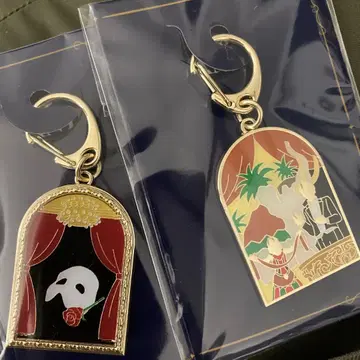 오페라의 유령 시크릿 키링 극단 사계절