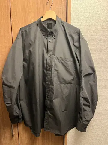 DAIWA PIER39 테크 버튼 다운 셔츠 그레이