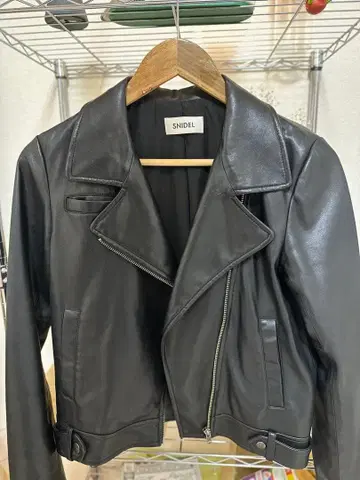 [ 새상품급 ] SNIDEL 스무스 가죽 라이더 자켓
