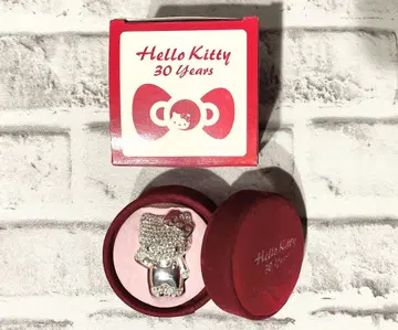 헬로키티 30주년 기념 큐빅 피규어