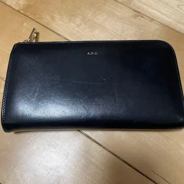 A.P.C. 블랙 가죽 장지갑