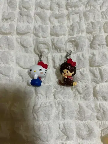 가챠 몽치치 x 헬로키티 메지루시 액세서리