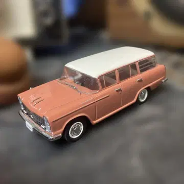 에브로 닛산 초대 세드릭 밴 V30 1/43 EBBRO