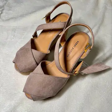 미사용 택 포함 마제스틱 레곤 스웨이드 힐 샌들