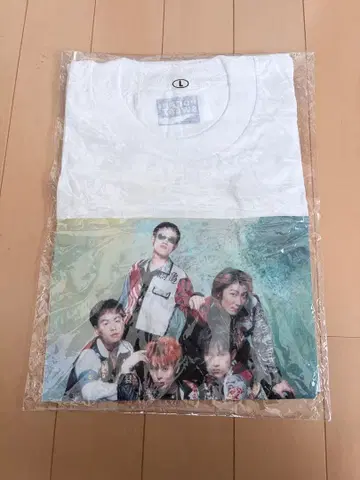 샤란Q 티셔츠 아이묭 착용