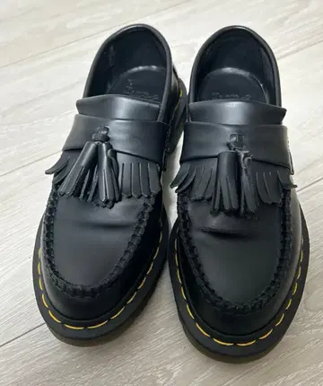 새상품급 Dr. Martens ADRIAN 태슬 로퍼