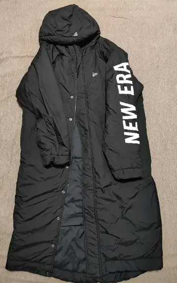 NEW ERA 블랙 벤치 코트 M