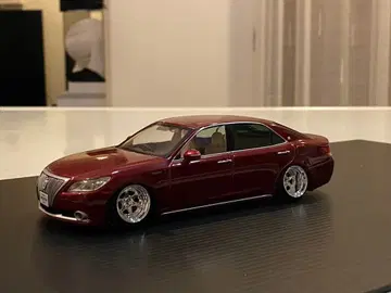 크라운 마제스타 로다운 커스텀 1/30 스케일 다이캐스트