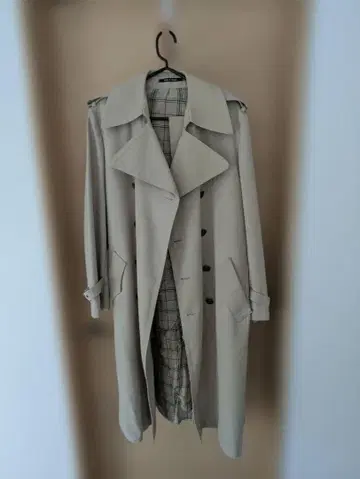 사이클론 베이지 트렌치코트 체크 안감 벨트 포함