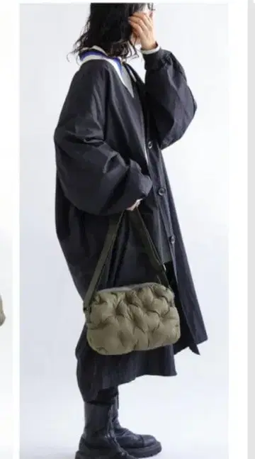 안티카 립 코트