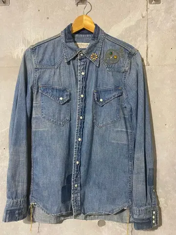 레미 레리프 데님 셔츠 S 사이즈 자수 디자인