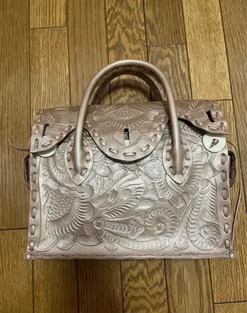 [ 미사용 새상품 ] 그레이스 콘티넨탈 카빙 트라이브스 카빙백 S