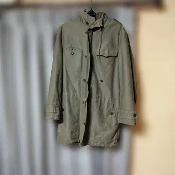 올리브 그린 밀리터리 자켓 후드 부착