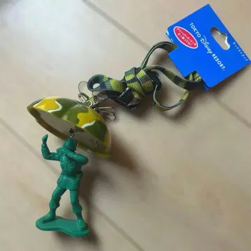 새상품 디즈니 리조트 한정판 그린 아미 넥스트랩