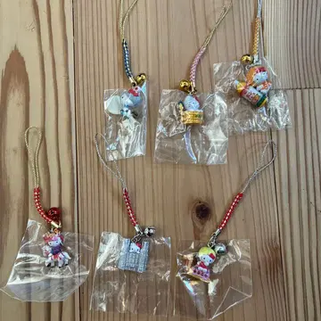 지역 한정 키티 가격 책정 스트랩 묶음 판매 레어 상품