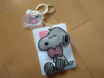 SNOOPY 스누피 풍성한 비쥬 장식 & 하트 무늬 키링