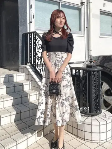 abc une face 코르셋 도킹 반팔 원피스 블랙