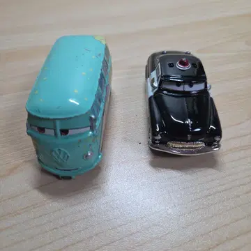 카즈 폭스바겐 버스와 경찰 차량 토미카세트