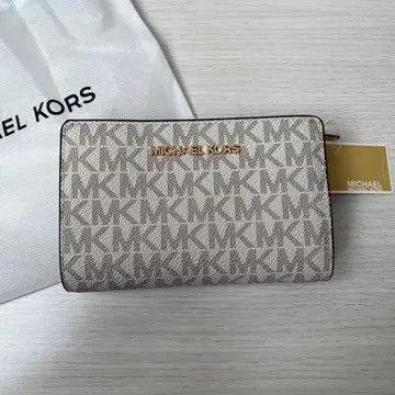 MICHAEL KORS JET SET TRAVEL 이단 접이식 지갑