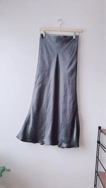 Demi-Luxe BEAMS 새틴 롱 스커트 그레이 38 [새상품급]