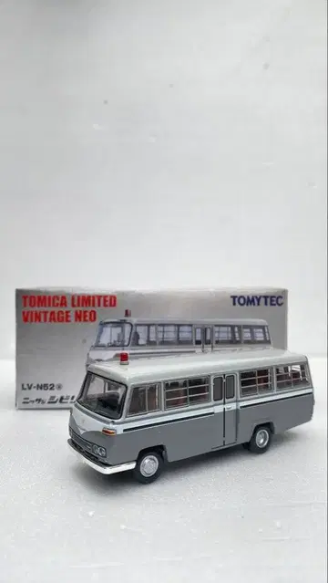 토미카 리미티드 빈티지 네오 닛산 시빌리언 호송차 LV-N52a