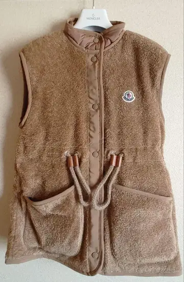 MONCLER 브라운 다운 베스트