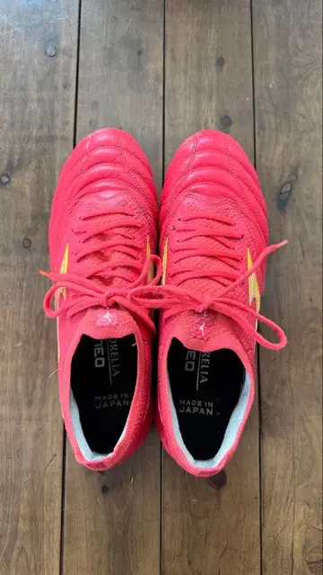 미즈노 모렐리아 네오 축구화 레드