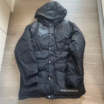 [ 새상품급 ] 마스터마인드 월드 x 로키 마운틴 페더베드 다운