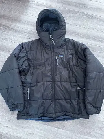 01s 파타고니아 더스 파카 매트 블랙 M 새상품급