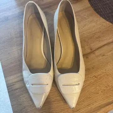 르 탈론 화이트 스틸레토 펌프스 청키힐