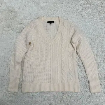 BANANA REPUBLIC 깊은 V넥 케이블 니트 상의 베이지