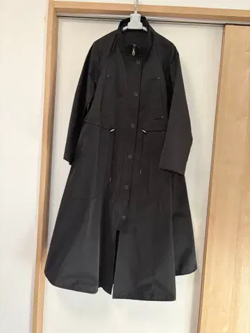 JET SET 다가오는 계절에 최적 단단한 원단 스프링 코트 블랙