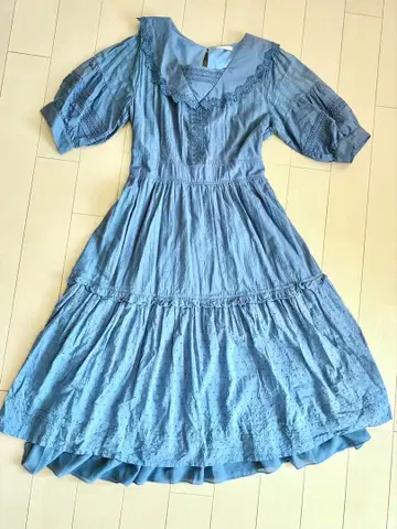 [ axes femme POETIQUE ] 면 소재 자수 원피스