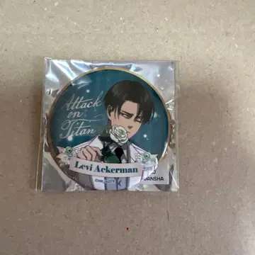 진격의 거인 가라오케의 철인 카라테츠 캔뱃지 화이트 수트 리바이